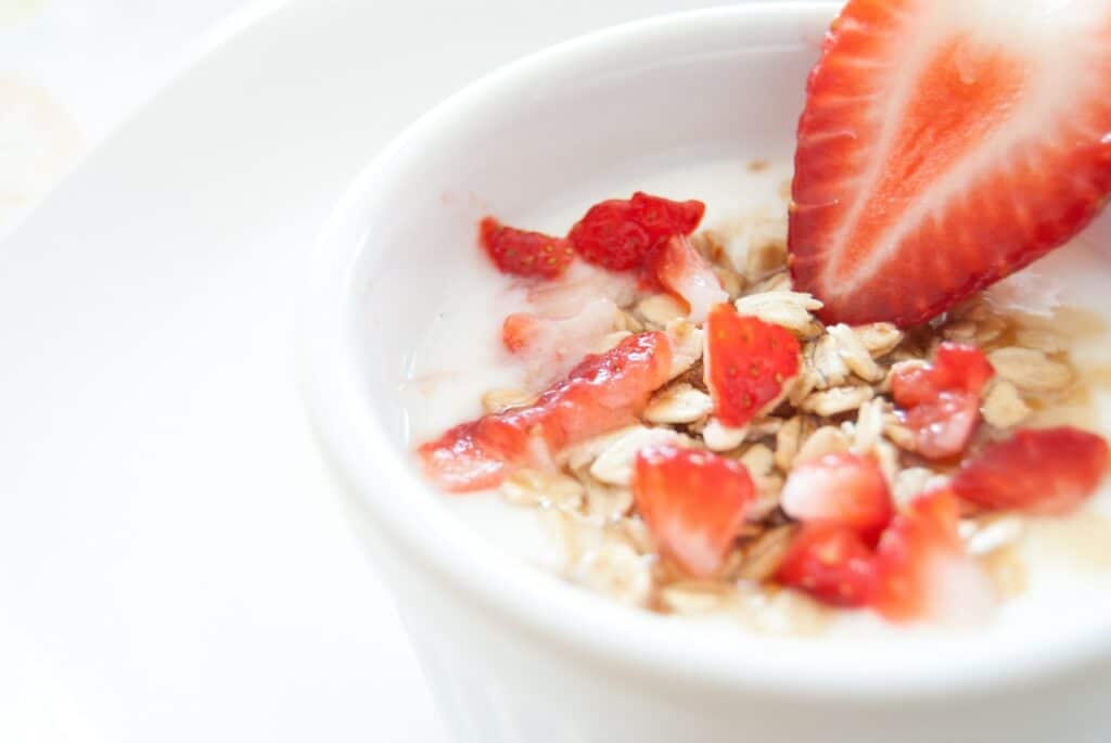 strawberries, fruit, muesli